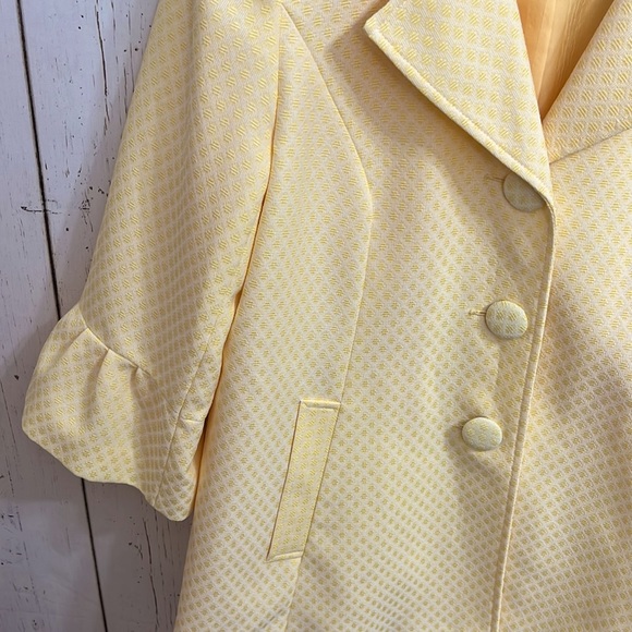 Giorgio Sant’ Angelo Buttercream Skirt Suit - Picture 4 of 9